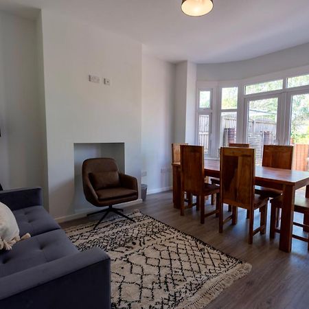 Double Room In Refurbished 5 Bed Home With Wifi And Tv BW Room 4 Солихалл Экстерьер фото