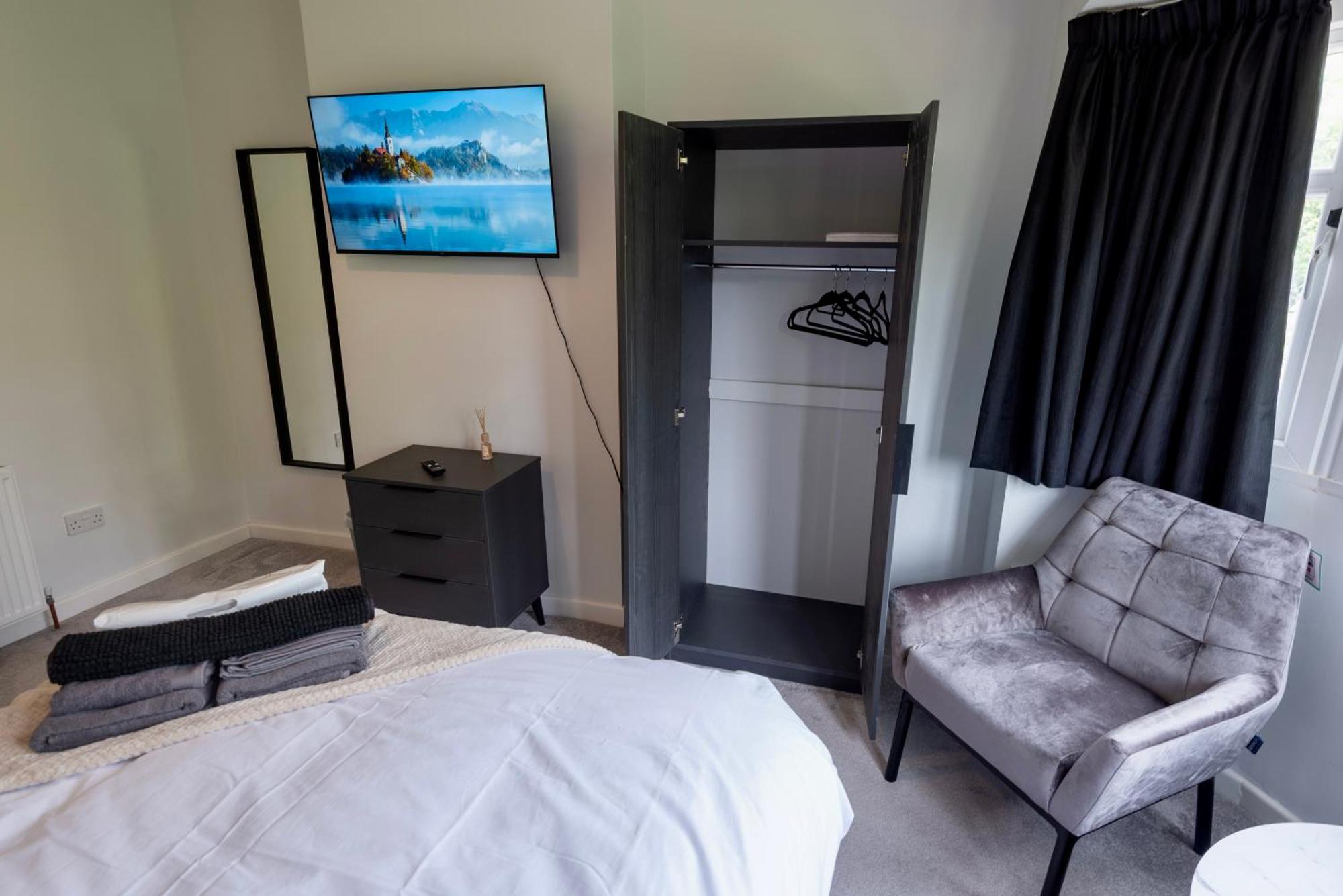 Double Room In Refurbished 5 Bed Home With Wifi And Tv BW Room 4 Солихалл Экстерьер фото