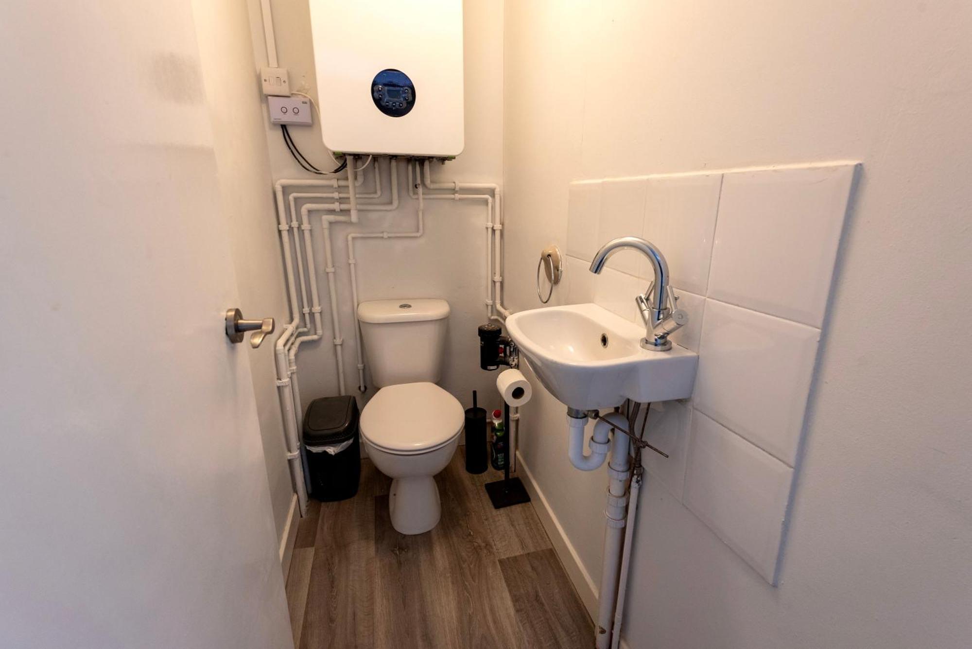 Double Room In Refurbished 5 Bed Home With Wifi And Tv BW Room 4 Солихалл Экстерьер фото
