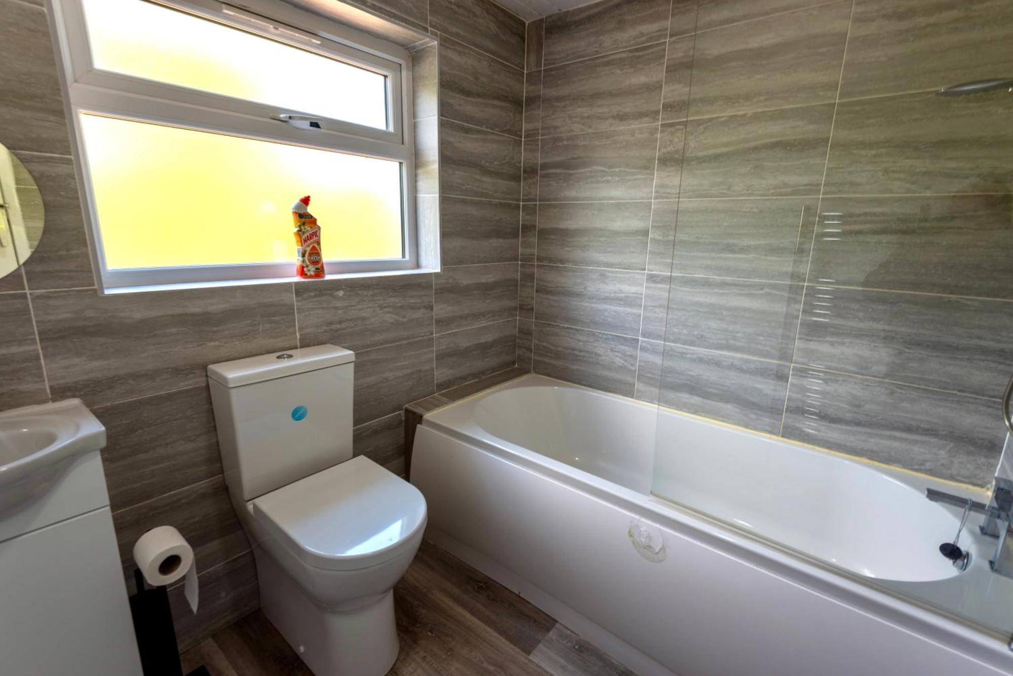 Double Room In Refurbished 5 Bed Home With Wifi And Tv BW Room 4 Солихалл Экстерьер фото